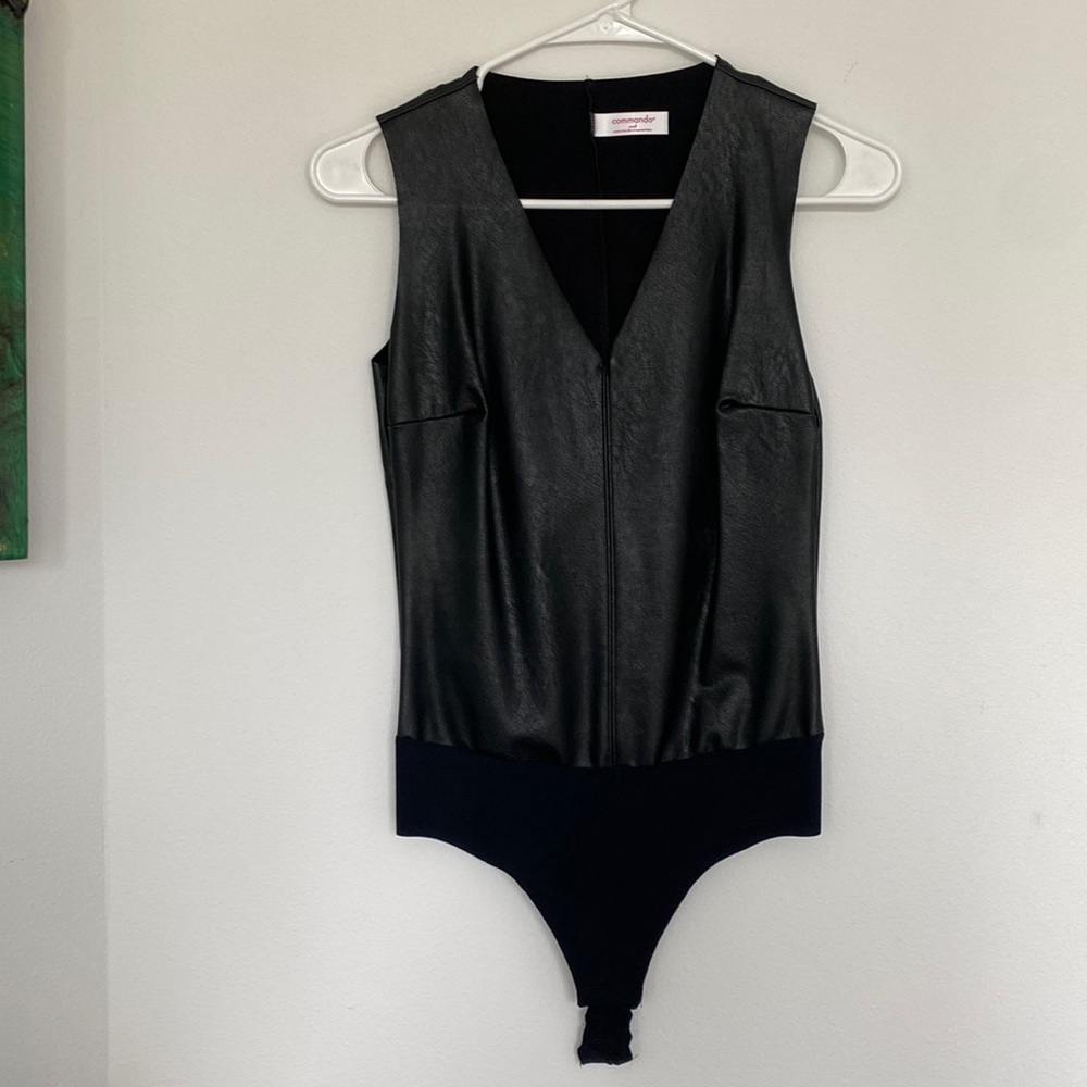 Commando Faux Leather V-neck bodysuit - size Small